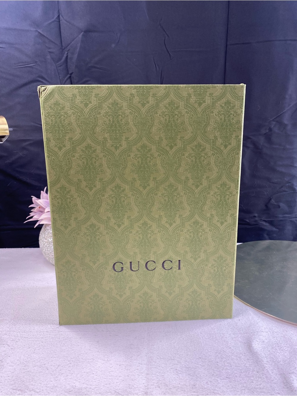 Gucci Gift Box with Ribbon - Picture 2 of 8